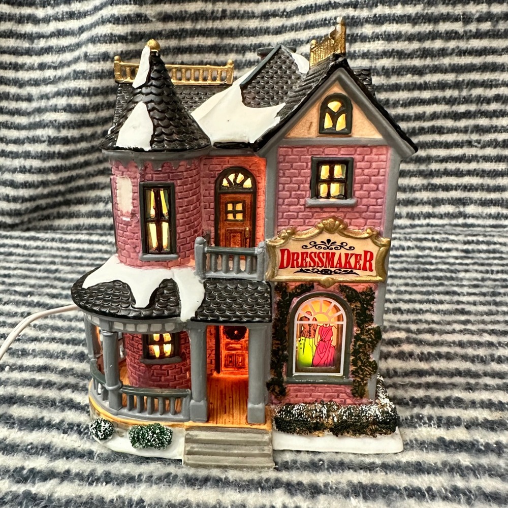 Lemax Charlotte's‎ Dressmaking Shop Lighted Building VINTAGE 2000 Rare Decor